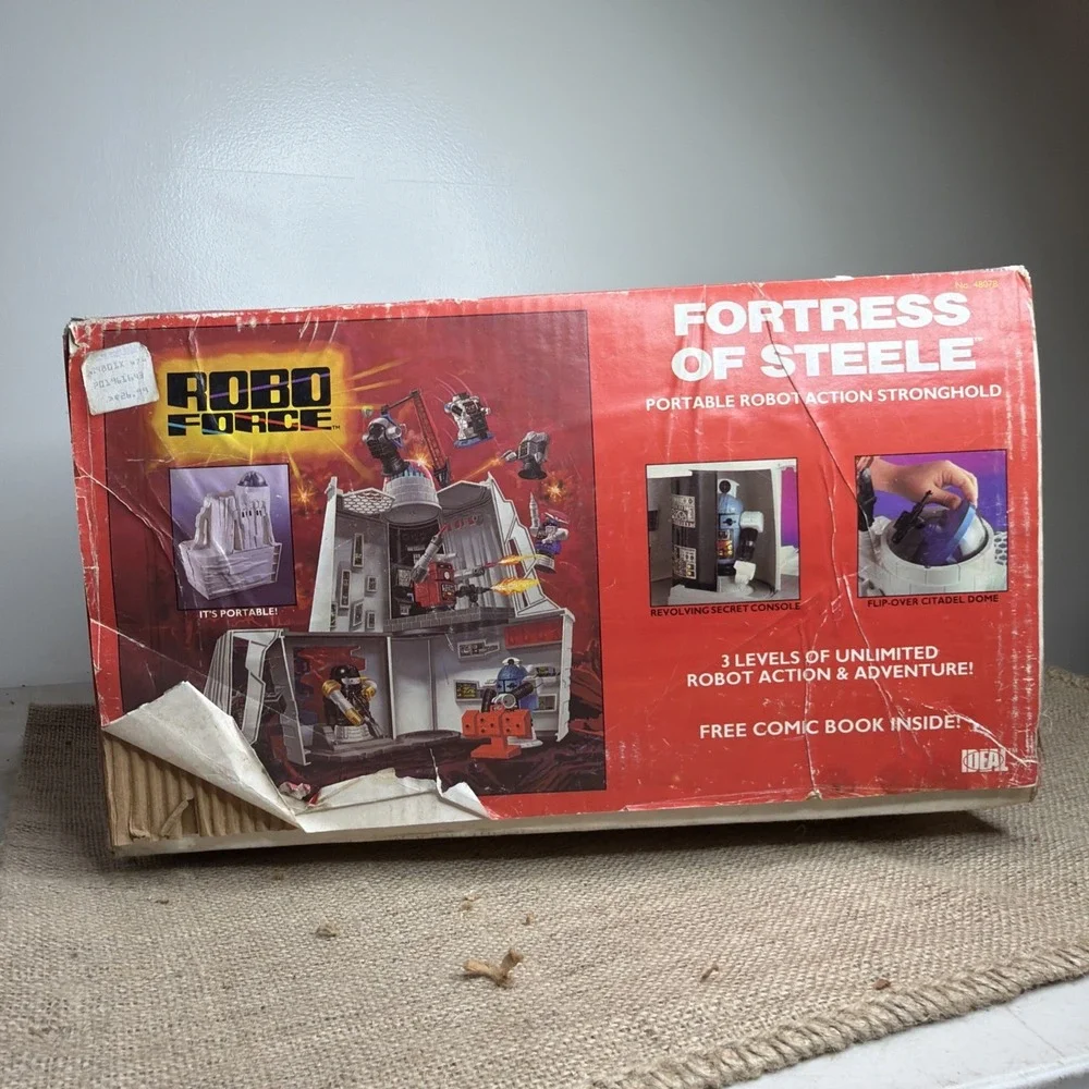 Robo Force Fortress Of Steele Ideal vintage playset, 4 Figurines, and orig box